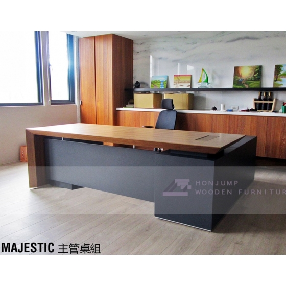 時尚主管桌