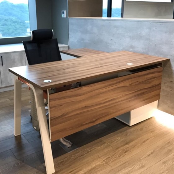 造型主管桌